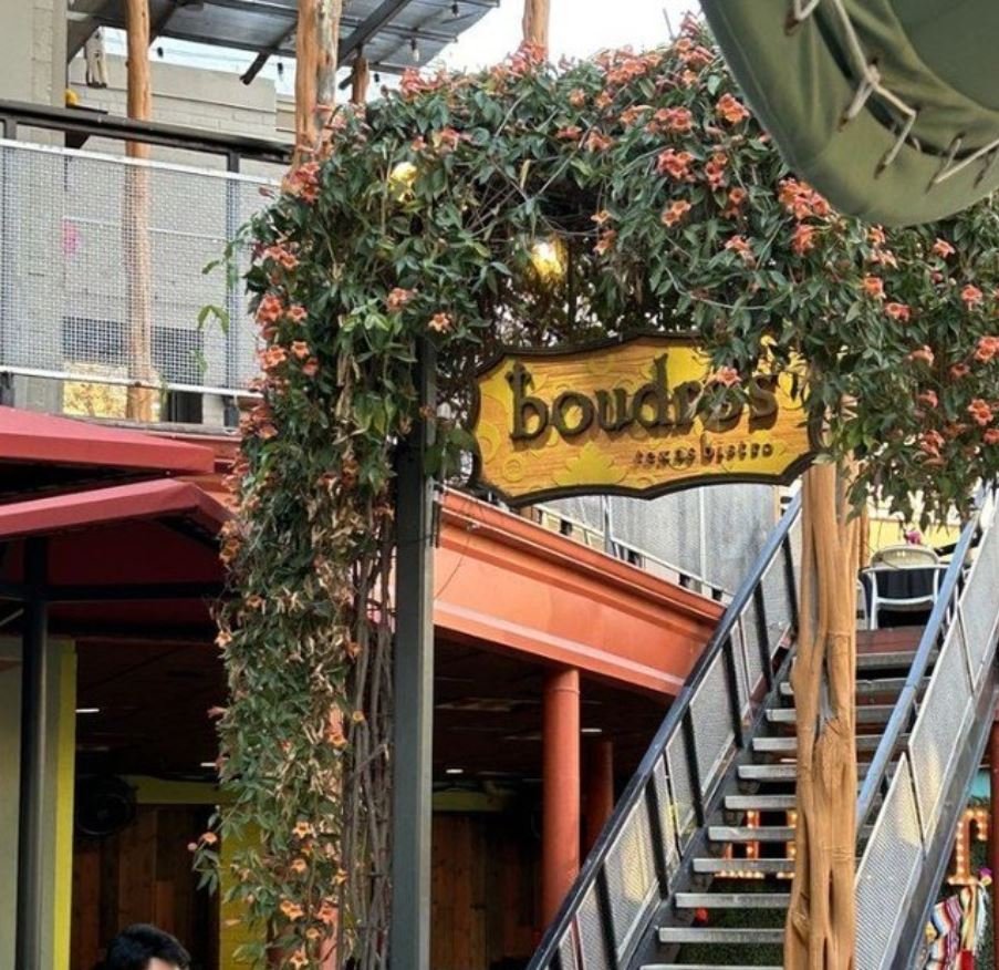 alt="top tourist restaurants in San Antonio on the River Walk"